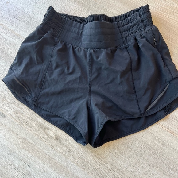 Hotty Hot Low Rise Short 2.5” - Picture 3 of 4